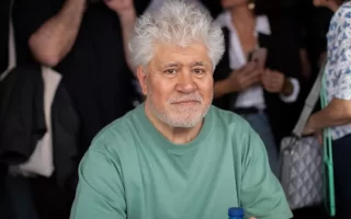 Almodóvar recibe el homenaje de Toronto, defendiendo la libertad de creación y la personal