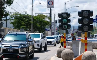 Con semáforos móviles alcaldía pretende aliviar tránsito vehicular en la capital