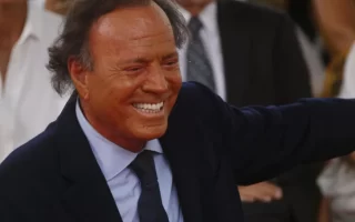 Julio Iglesias, el «truhán» cumple 80 años