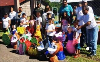 Privados de Libertad intercambian sonrisas por piñatas en centros educativos