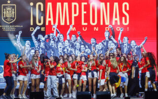 El triunfo de la selección femenina de España impulsa un récord en la venta de camisetas