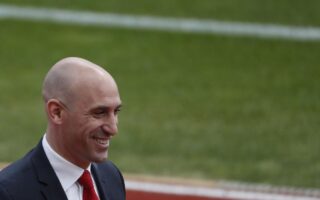 FIFA suspende durante tres años a Luis Rubiales