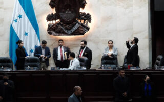 “No vamos a ceder a las presiones”: Luis Redondo justifica parálisis del Congreso Nacional