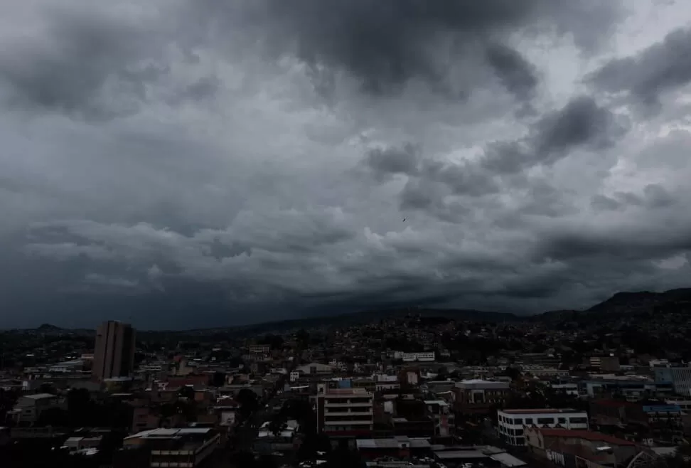 Este lunes ingresa primer frente frío y dejará lluvias en mayor parte del país