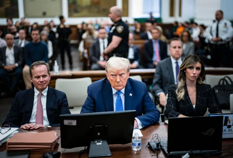 El juicio no fue televisado, pero la comparecencia de Trump en el estrado de los testigos marcará posiblemente el momento de mayor perfil de su campaña presidencial de 2024. FOTO: EFE