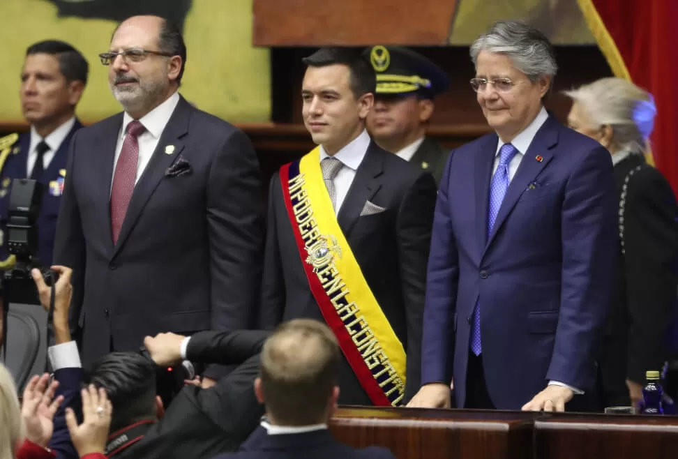 Daniel Noboa jura como el presidente más joven de Ecuador 