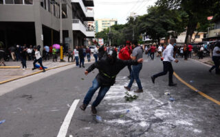 Colectivos de Libre y seguidores del BOC se enfrentan en el Ministerio Público