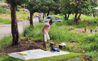 Hondureños conmemoran a sus seres queridos en el “Día de los Difuntos”