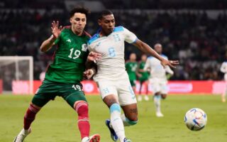 Con ayuda de árbitro Bartón, Mexico vence a Honduras y se clasifica a la Copa América