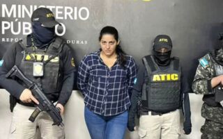 Capturan a abogada que entregó L 445 mil al director de La Tolva para entregarlos a pandilla 18