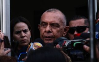 «Pepe» Lobo arremete contra fiscal de la UFERCO