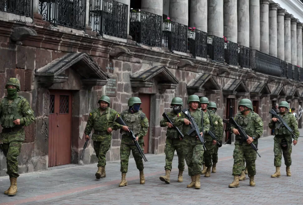 Presidente de Ecuador declara conflicto armado interno y pide acción militar