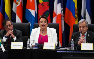 Miembros de la CELAC desautorizan a Xiomara Castro para representar al organismo