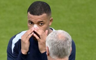 Kylian Mbappé, con una curita, vuelve triunfante a Euro 2024