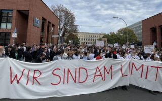 Desempleo en Alemania sube en junio tras meses de estabilidad