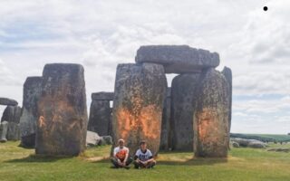 Activistas de Just Stop Oil detenidos por vandalizar Stonehenge con pintura naranja