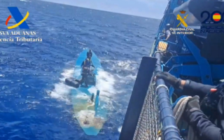 Narcotraficantes colombianos hunden submarino y su carga frente a costa de España