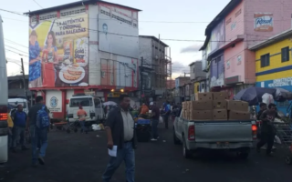 Tirotean unidad de transporte en Mercado Zonal Belén; Paralizan servicio en Ciudad España