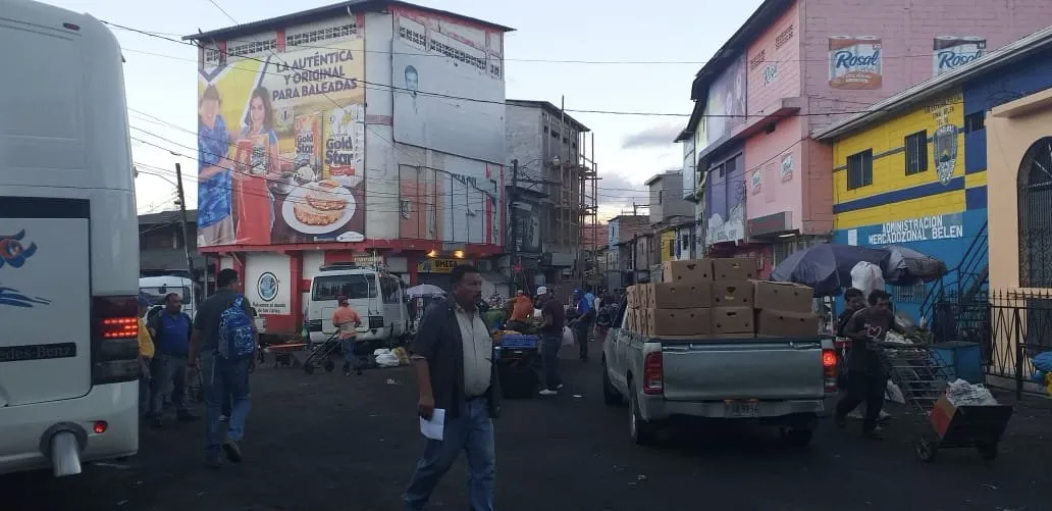 Un tiroteo contra unidad de transporte en el mercado Zonal Belén dejó a Ciudad España sin servicio de buses