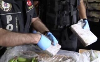 Ecuador: Incautan tres toneladas de cocaína escondidas en bananos