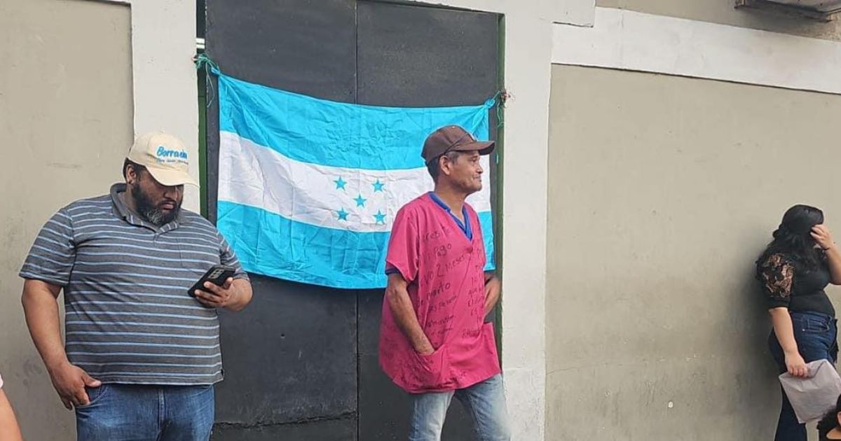 Emergencia en Hospital de San Pedro Sula por protesta de exempleados