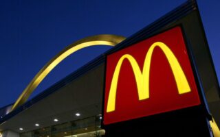 Las ventas globales de McDonald’s caen por primera vez en años: ¿Cuál es la Razón?