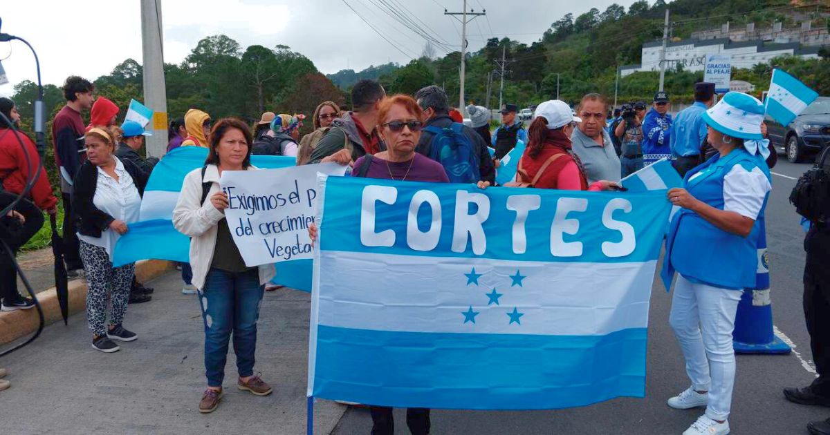 Protesta de maestros en Kilómetro 7