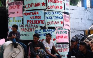 Conflicto de tierras: COPINH presiona al INA en Tegucigalpa