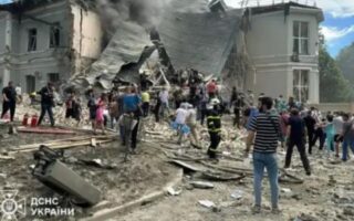 Ataque ruso en Kiev deja 10 muertos, incluido hospital infantil