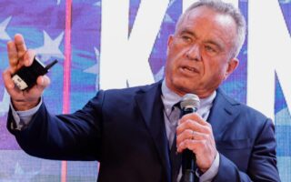 Robert F. Kennedy Jr. elogia renuncia de Biden y critica al Partido Demócrata