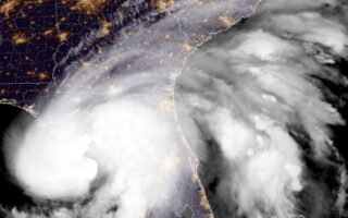 Huracán Debby impacta el norte de Florida como categoría 1