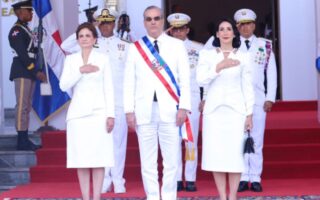 Luis Abinader asume su segundo mandato presidencial en Santo Domingo