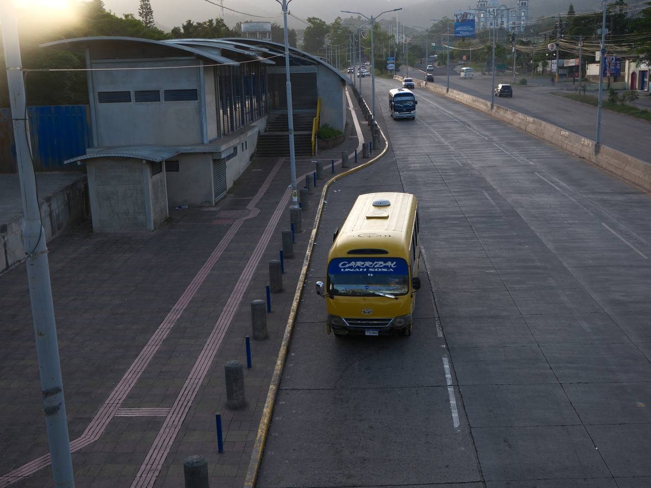 Transportistas bloquean capital