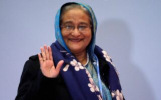 Primera ministra bangladesí aterriza en India tras escapar de Bangladesh