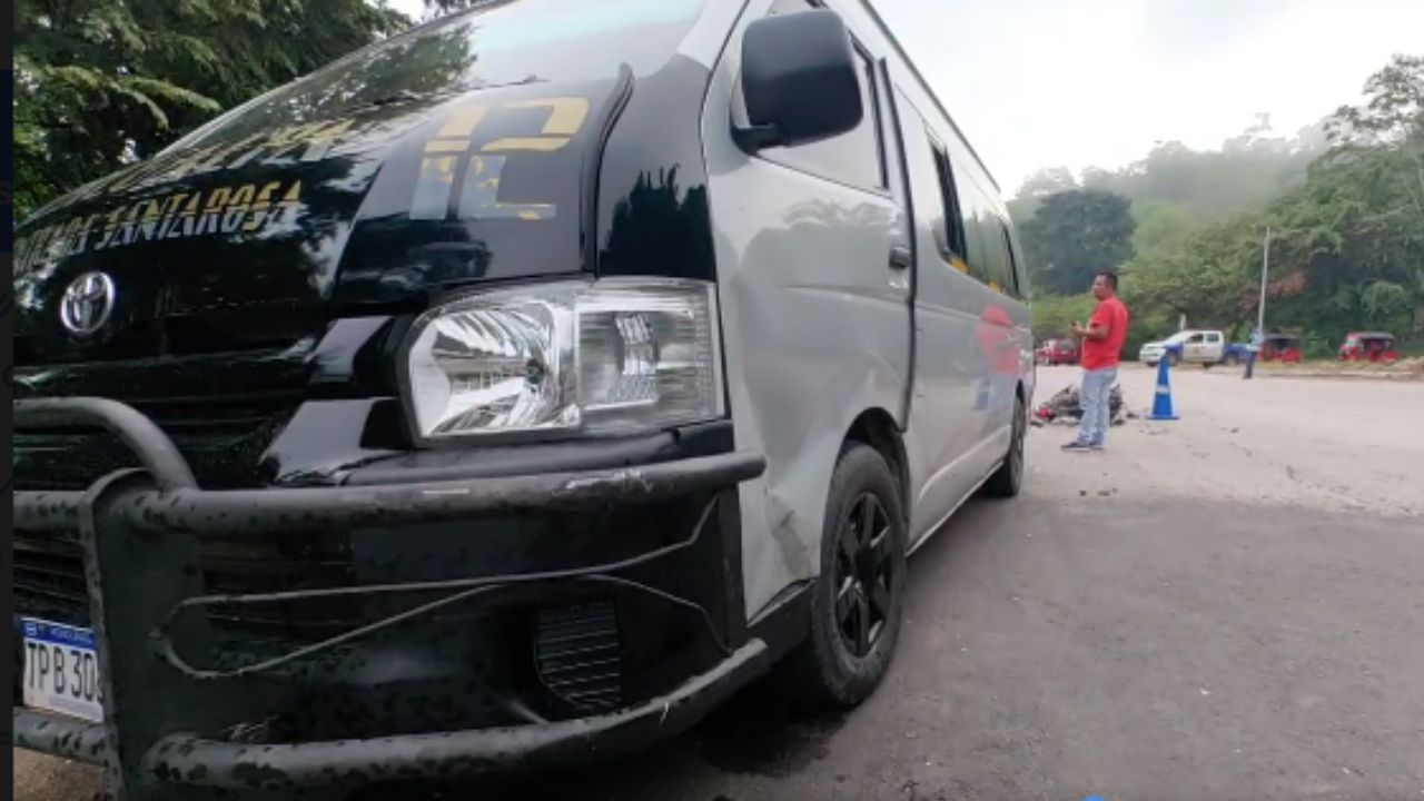 Grave Accidente en CA-4: Motociclista en peligro