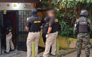 MP realiza allanamientos y arrestos por asesinato en Villa Adela