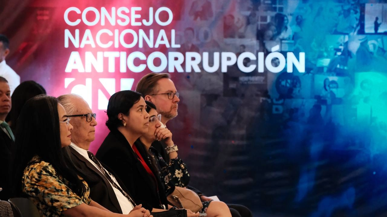 CNA presenta informe sobre relación entre corrupción y pobreza