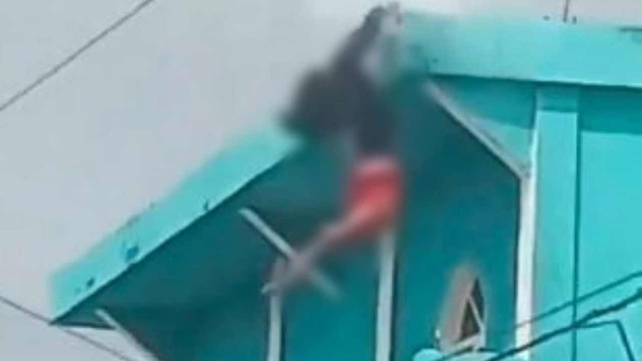 Según información difundida en medios locales, la joven de 15 años subió a la terraza de su vivienda para hacerse una sesión de fotos antes de su entrenamiento de gimnasia