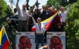 Líderes opositores piden a militares de Venezuela ponerse «al lado del pueblo»