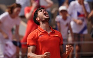 Carlos Alcaraz vence a Paul y se mete en semis del tenis de París-2024