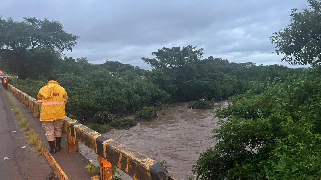 Bomberos Desplazados a Namasigüe y El triunfo por inundaciones