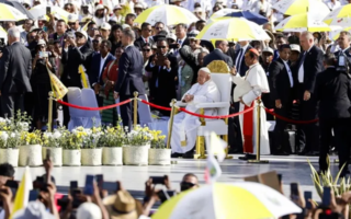 Unas 600,000 personas asisten a misa del Papa en Dili