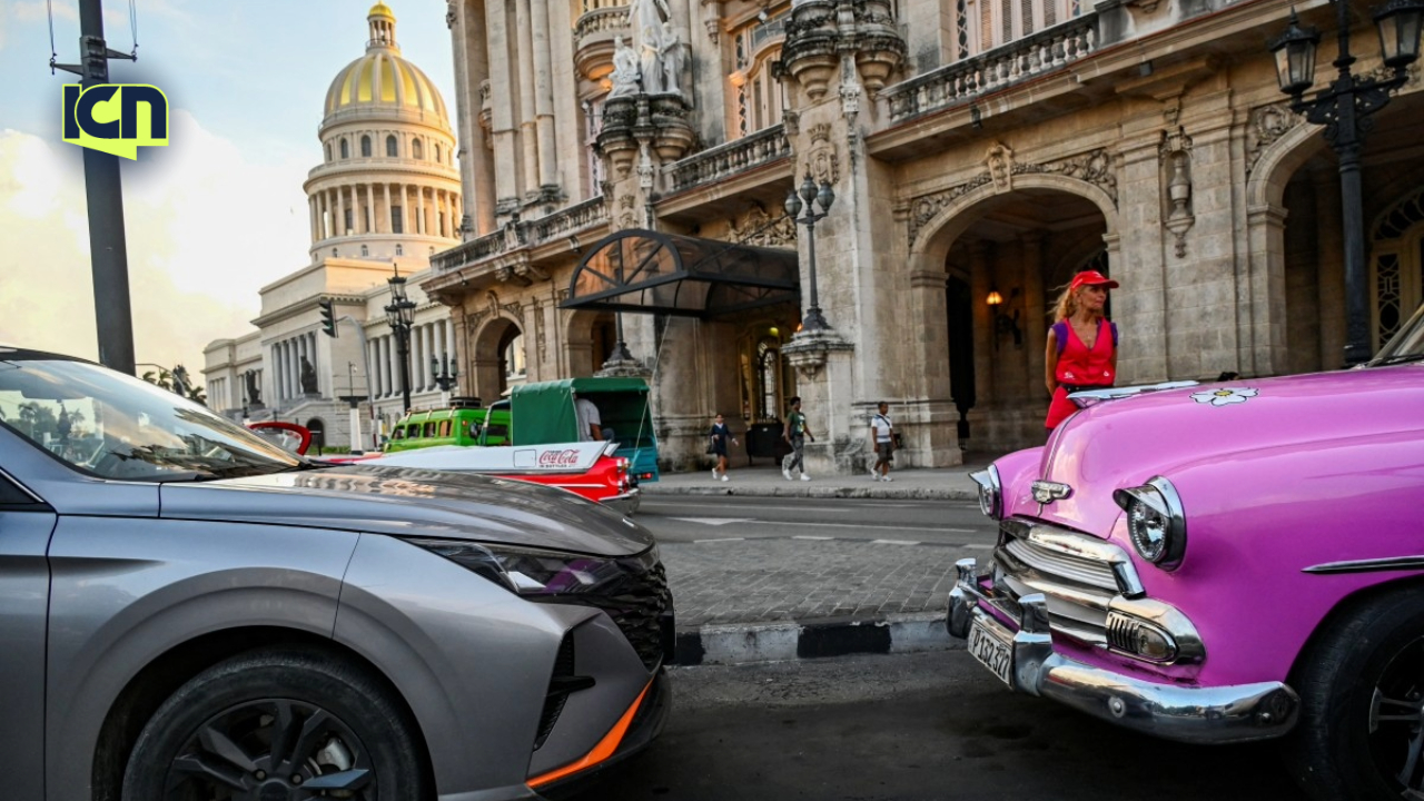 Flamantes Mercedes Benz, camionetas pick up, jeeps Wrangler y hasta algunos Tesla: en medio de una fuerte crisis económica en Cuba