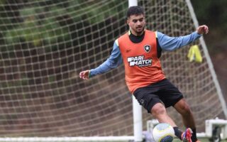 Arouch deja el Botafogo de Brasil un mes después de llegar