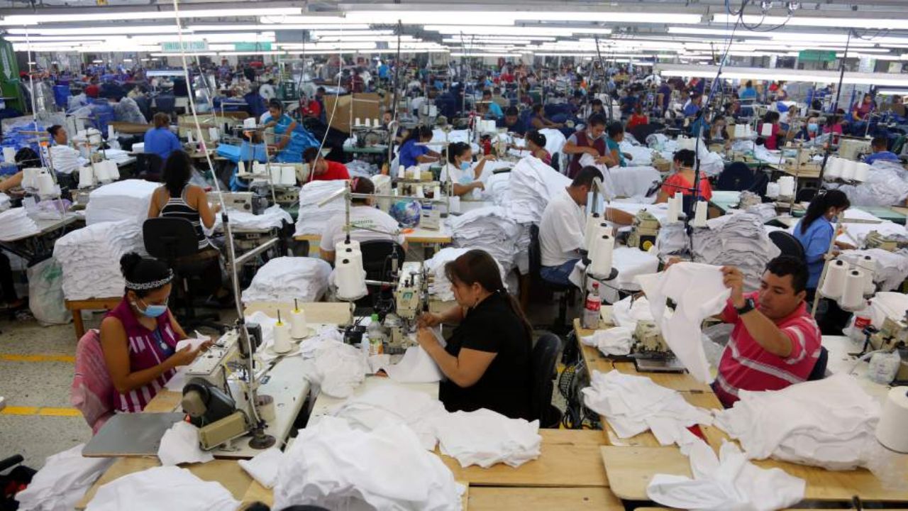 Honduras: Caída de 15 mil empleos en el sector maquila en 2024.