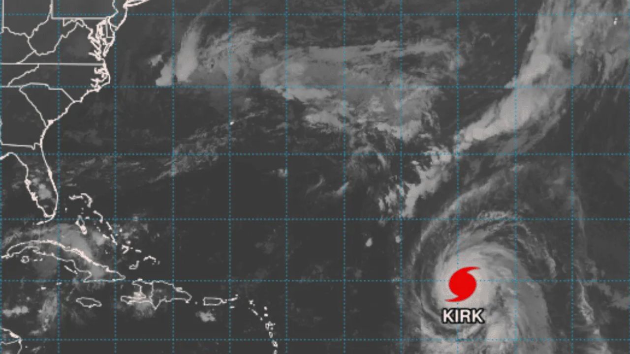 Kristy se fortalece a 205 km/h, sin amenazas para tierra"