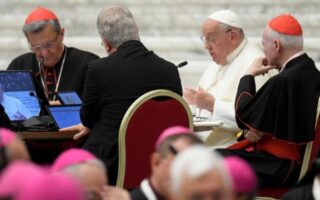 Cardenal recauda fondos para Gaza entre miembros del Sínodo