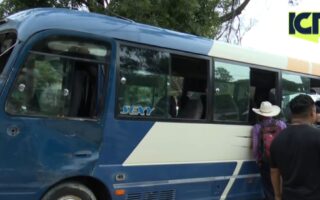 Autobús pierde control y choca frente al Hospital Escuela, 17 Heridos