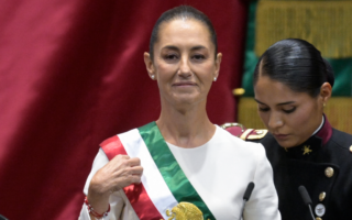 Izquierdista Claudia Sheinbaum asume como primera presidenta de México