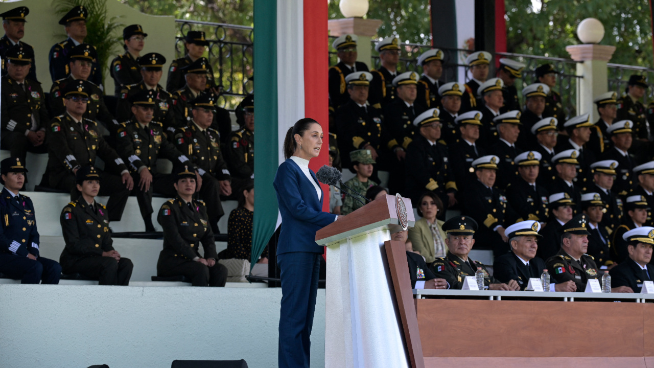 Claudia Sreinbaum presidenta de México promete cambiar estrategia de lucha contra el narcotrafico